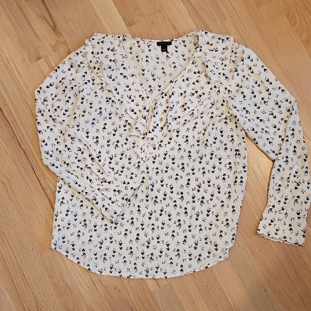 Ann Taylor Floral Blouse - Cream and Navyk